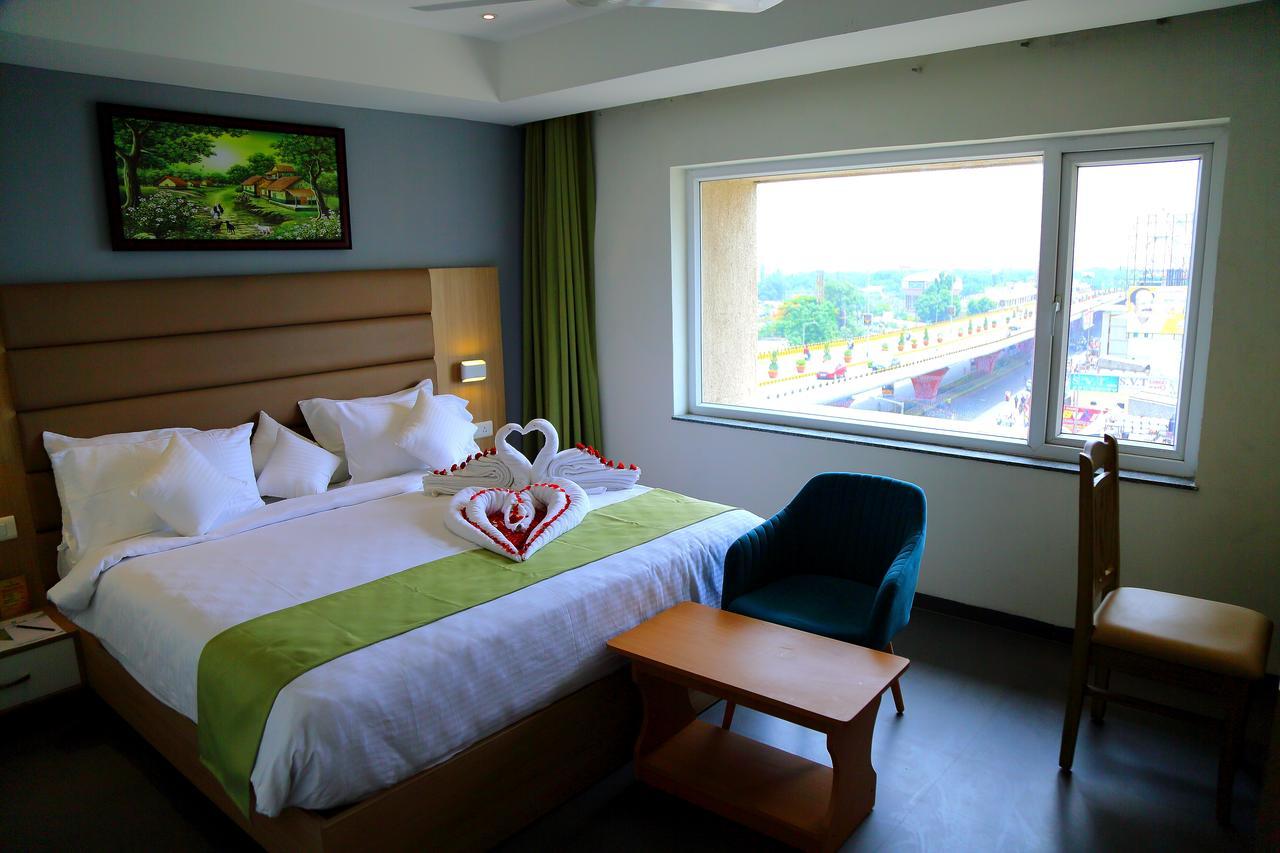 Abhayaa Hotel Visakhapatnam Exterior foto