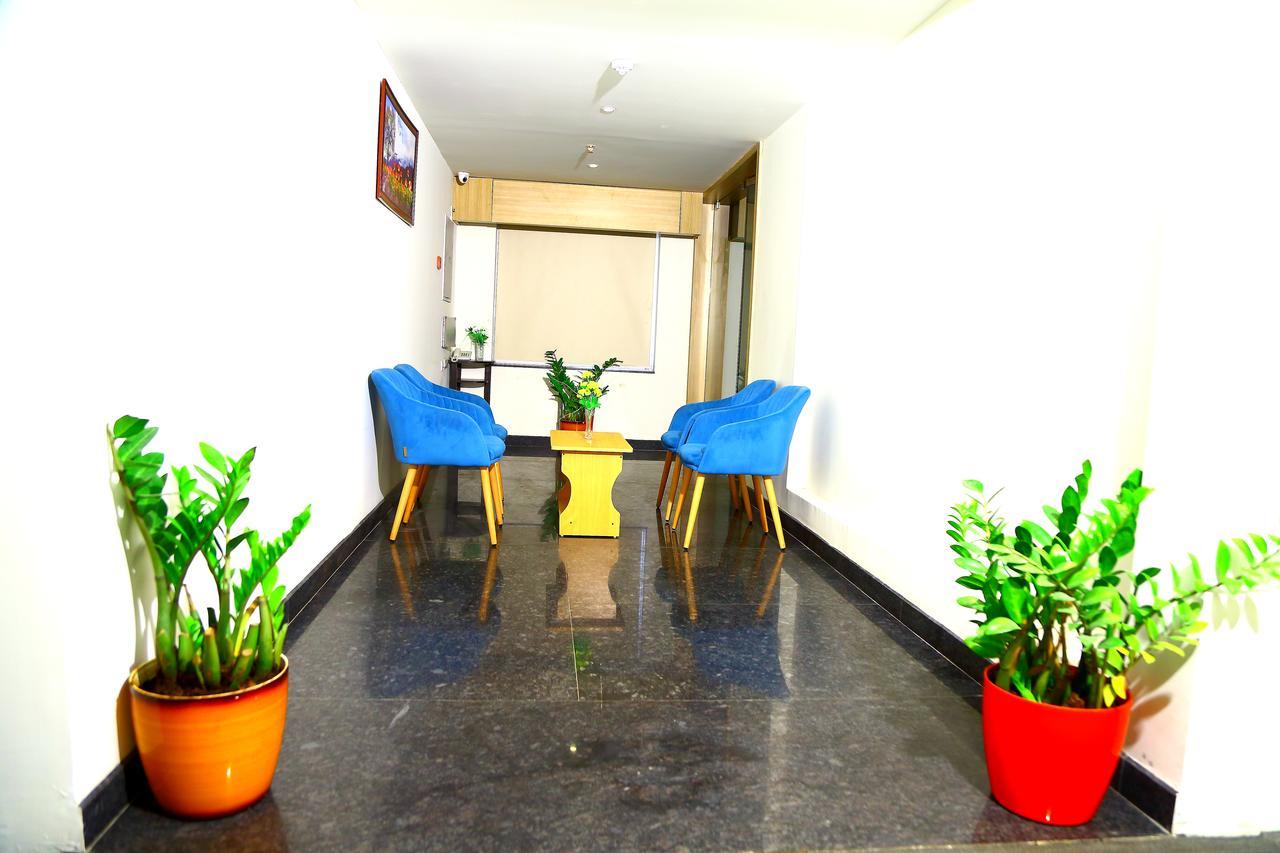 Abhayaa Hotel Visakhapatnam Exterior foto