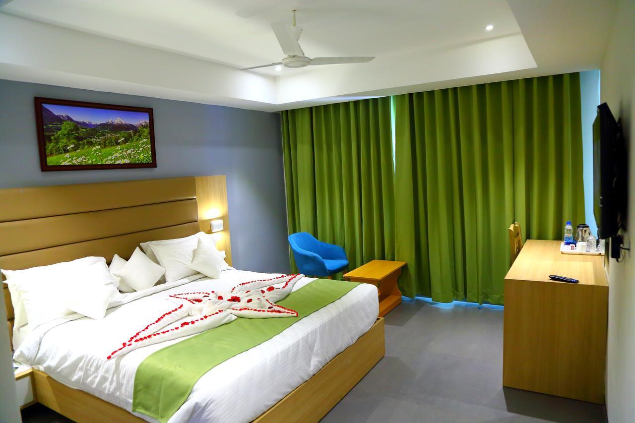 Abhayaa Hotel Visakhapatnam Exterior foto