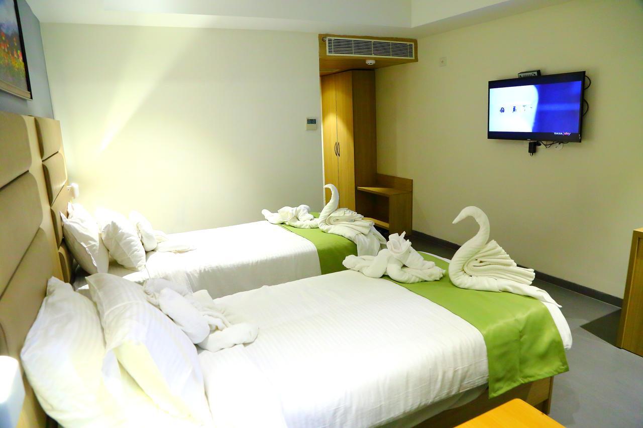 Abhayaa Hotel Visakhapatnam Exterior foto